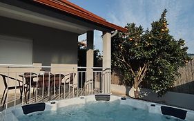 Zouf House Luxury Stay With Jacuzzi